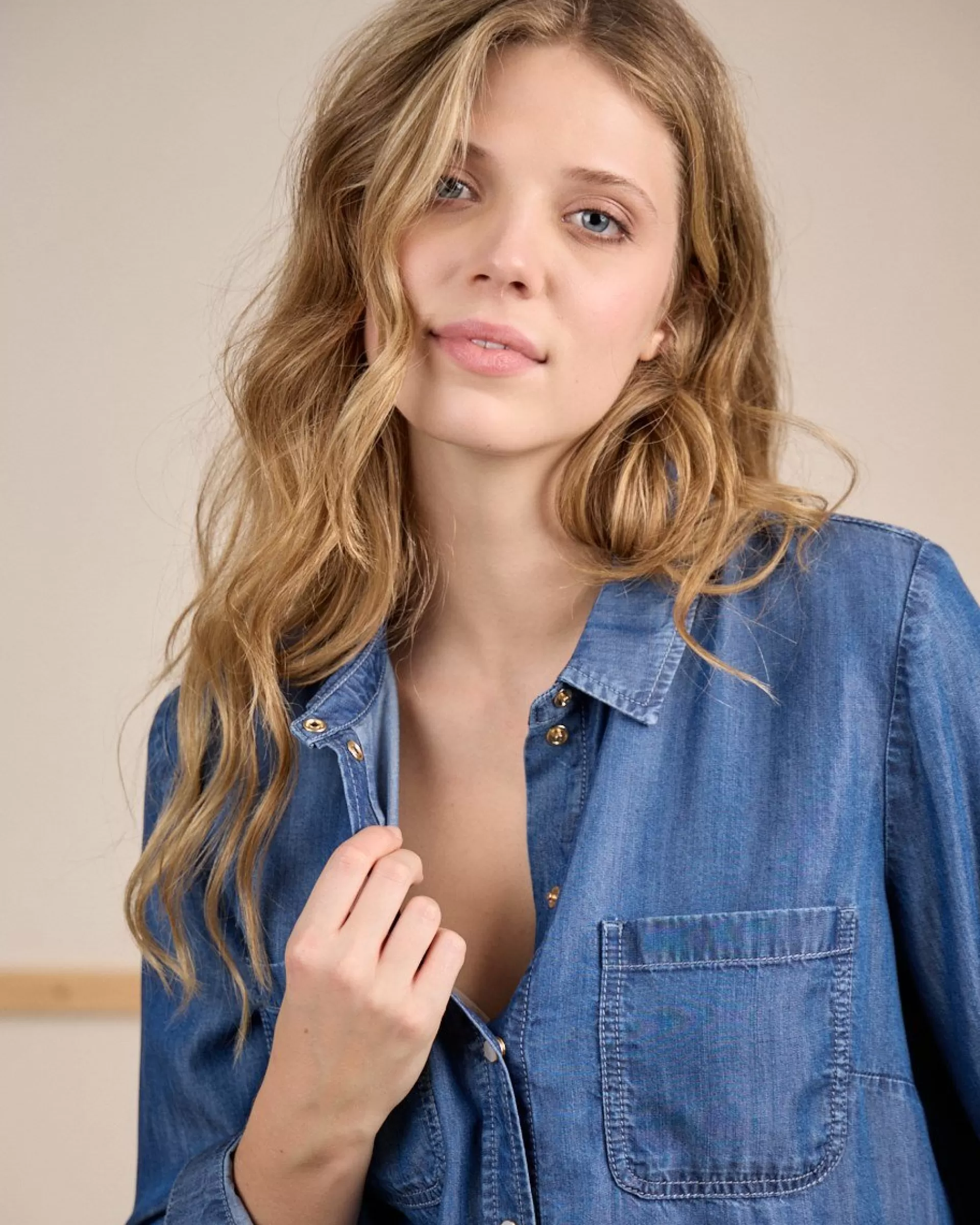 Shop Chemise façon denim mid blue Femme Chemisier & Tunique