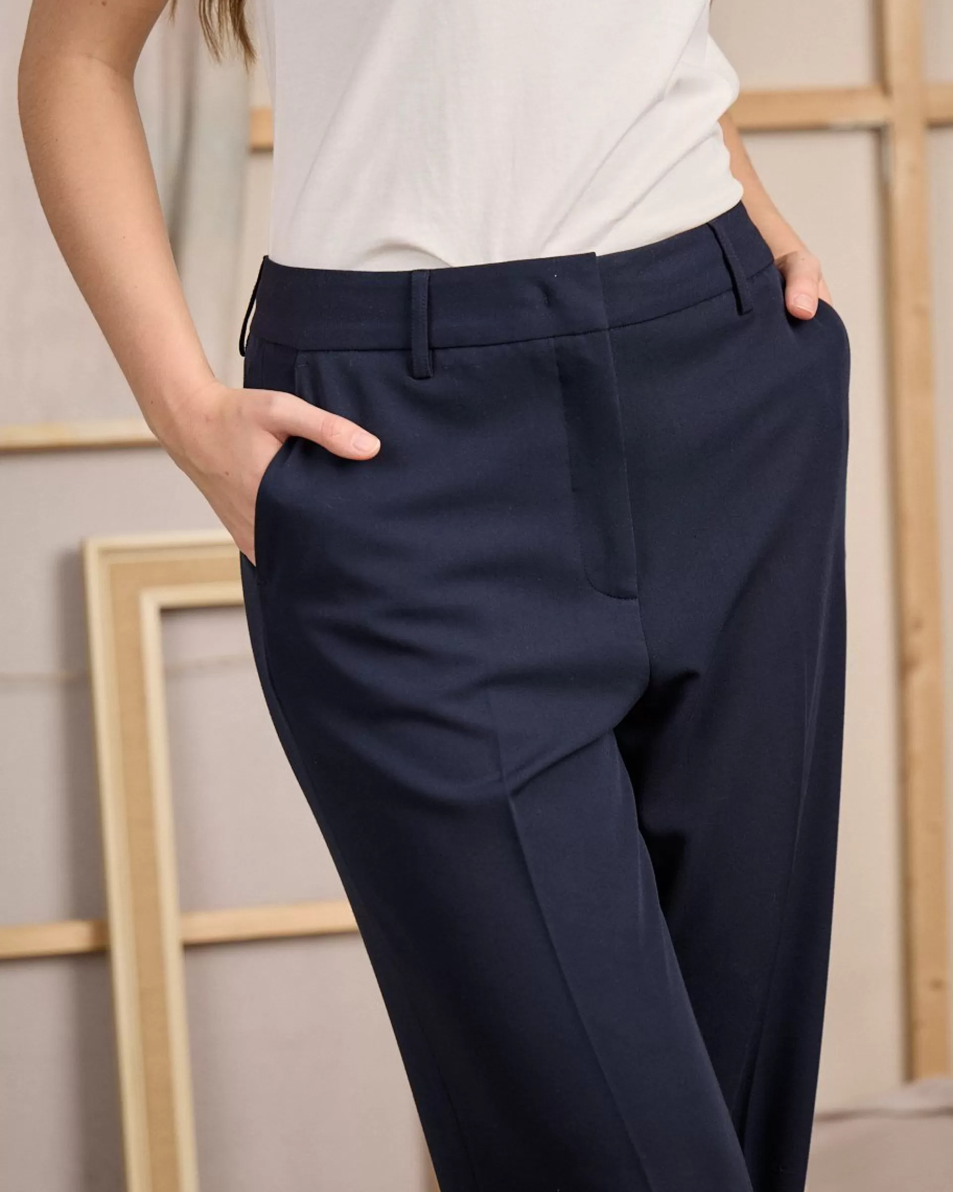 Shop Pantalon Carlos bleu marine Femme Pantalon & Jean